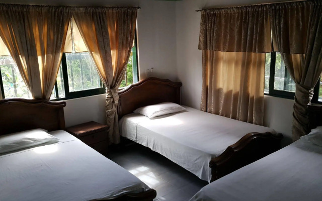 Hotel La Casa Amarela