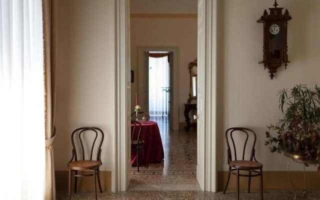 Palazzo Pio Apartment