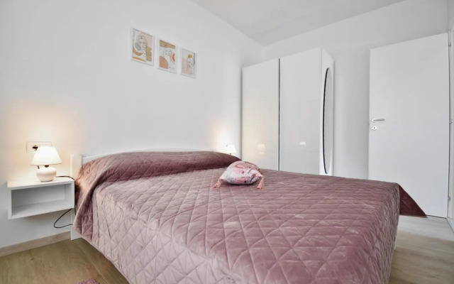 Apartment Erika - for 2 near the beach