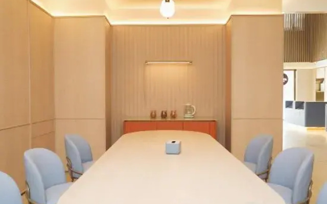 HanTing Hotel (Chengde Weichang)