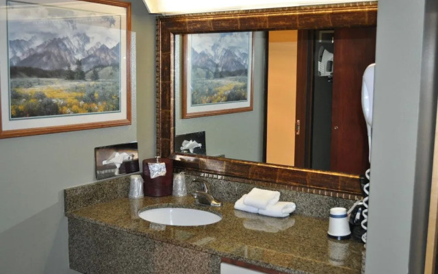 Seaport Inn and Suites