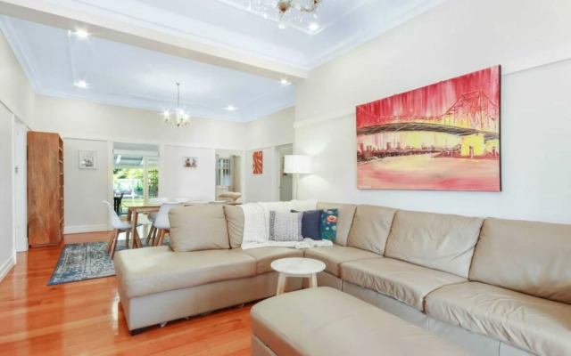 Charming 3 Bedroom House in Coorparoo