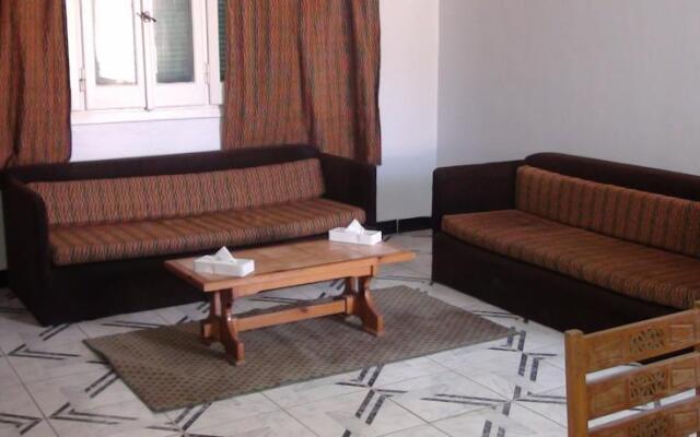 Maamoura Beach Family Apartment 3
