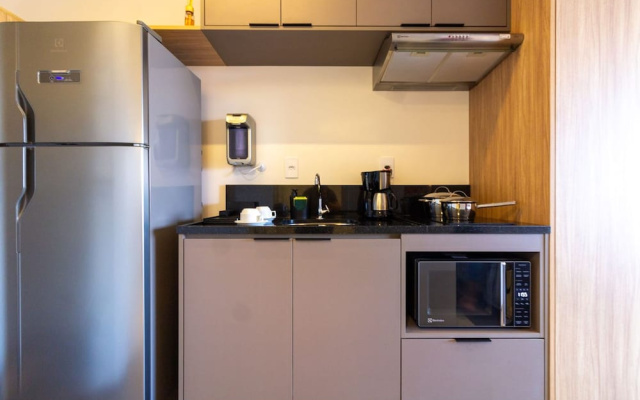 Studio com Varanda a 650m do Metr - Vila Mariana