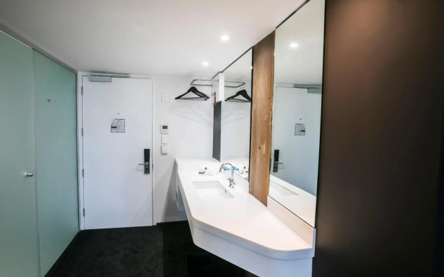 ONOMO Hotel Waterfront