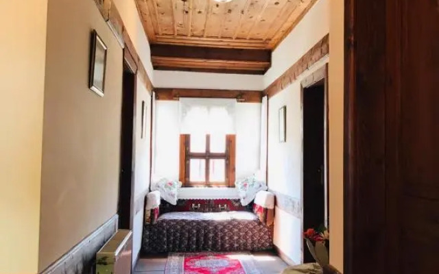 Lonca Konuk Evi