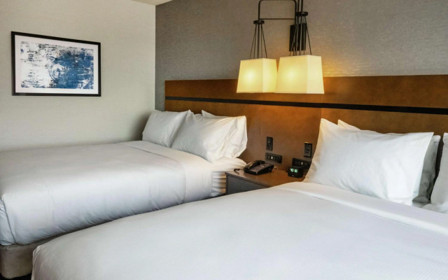 DoubleTree by Hilton Jamestown