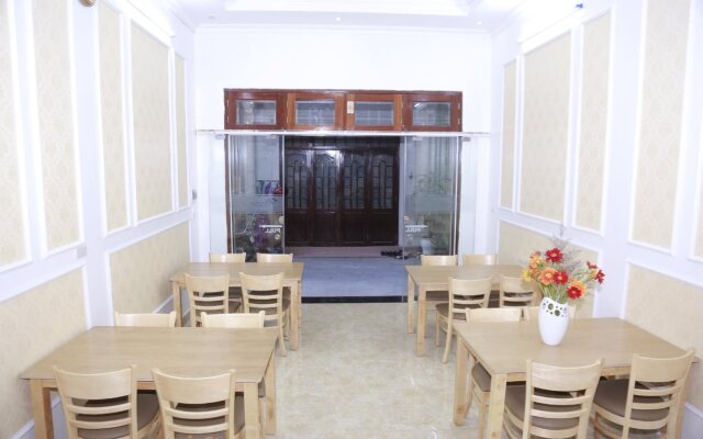 Moon & Sun Hotel