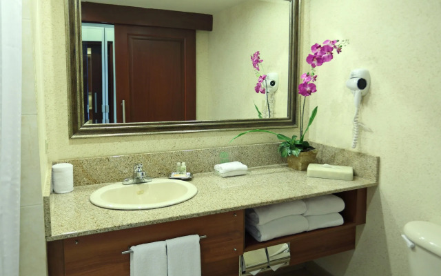 Holiday Inn Panama Canal by IHG