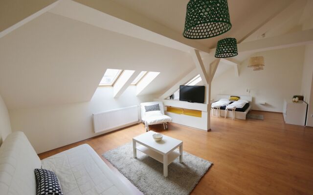 Dfive Apartments - Aranykez