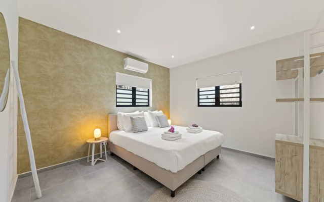Villa Paradise with pool at mambo beach