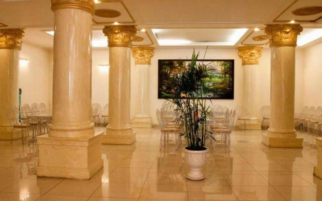 Phi Phung Hotel