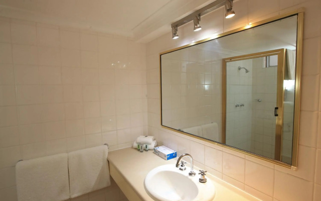 Stay at Alice Springs Hotel