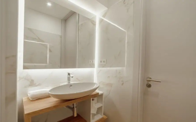 Heart OF Porto Apartment A by Vacationy