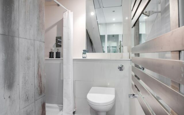 Large Studio Apartment  Central London