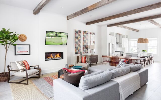 Historic District Charmer - 3 Br Townhouse