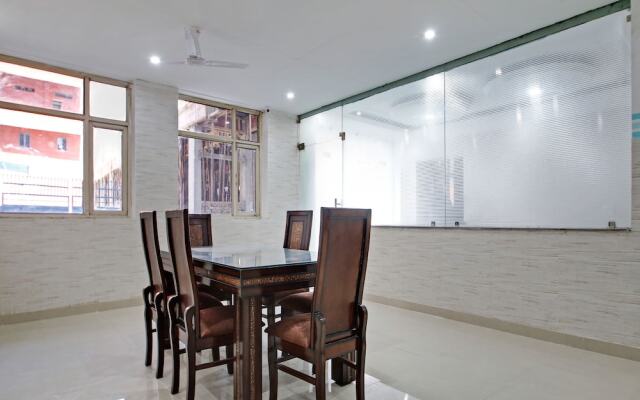 OYO Home 38093 Designer Stay Fortis Hospital