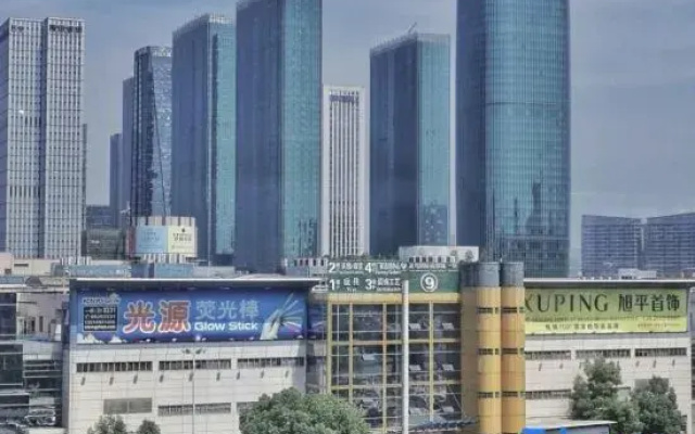 Yiwulichen Hotel