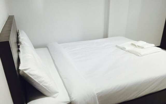 Siriwat Apartment