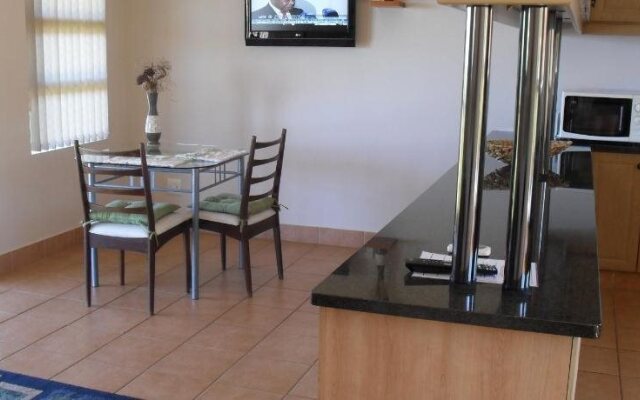 8 Royal Palm Bed & Breakfast