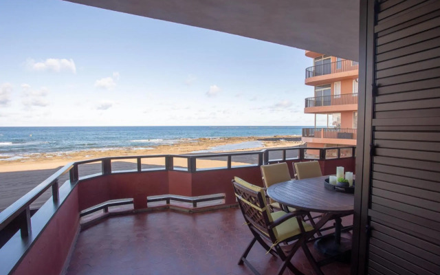 Front line beach with fantastic terrace.