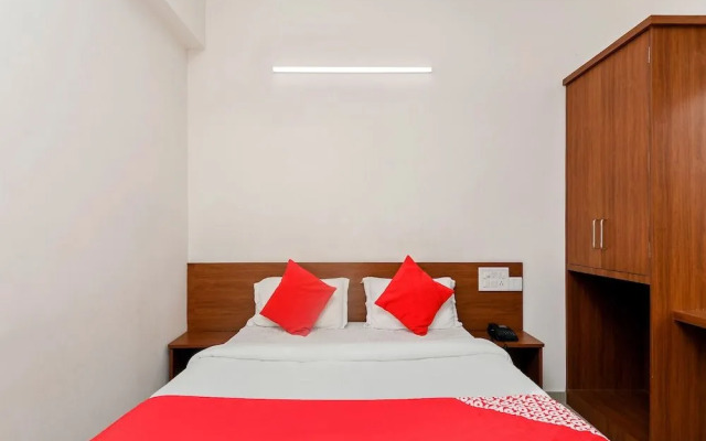 Samruddhi Lodge By OYO Rooms