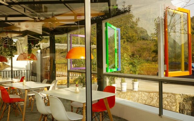 Yangshuo Wada Hostel by Yulong River