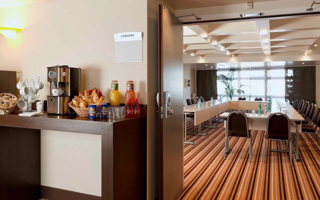 Mercure Paris Massy Gare TGV