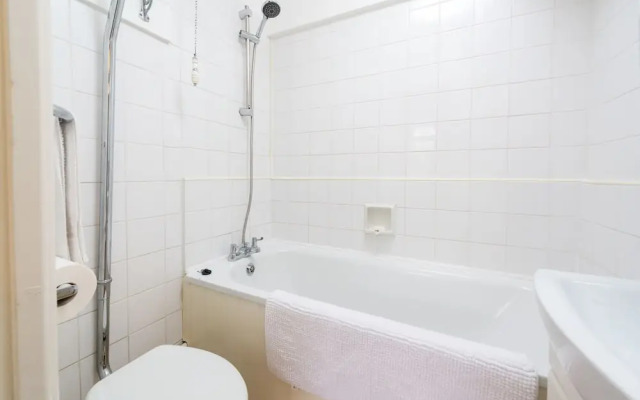 Warm and welcoming Home in Putney