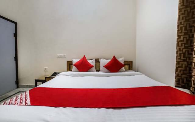 OYO 30231 Hotel Anshu