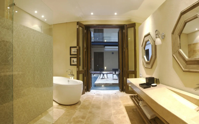 Bastión Luxury Hotel