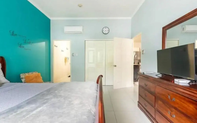 Modern Comfort Suites