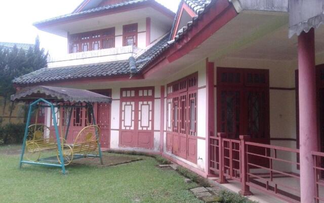 Villa Kota Bunga Allamanda