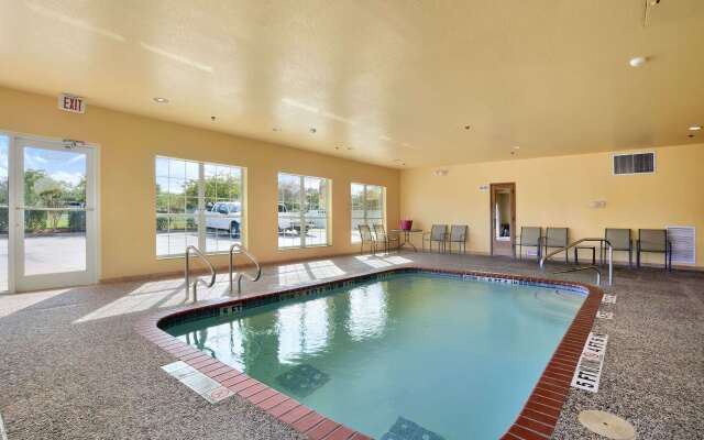 Super 8 by Wyndham San Antonio/Alamodome Area