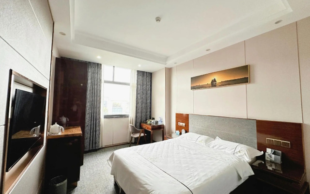 Shangrong Business Hotel (Wuhan Julong Avenue Zhuoer Enterprise Headquarters)