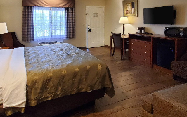 Mount Vernon Inn Escondido Downtown
