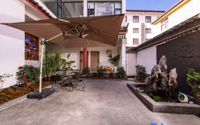 Lijiang Yihe Light Luxury Homestay (Lijiang Ancient City South Branch)