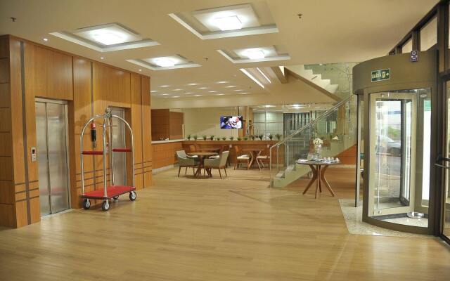 Hotel Maestro Premium Cascavel