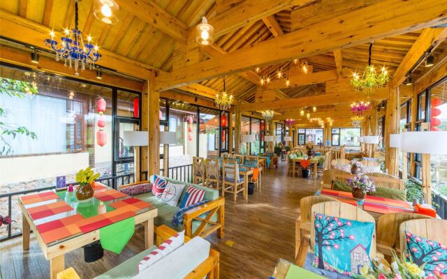 C'est La Vie Boutique Inn