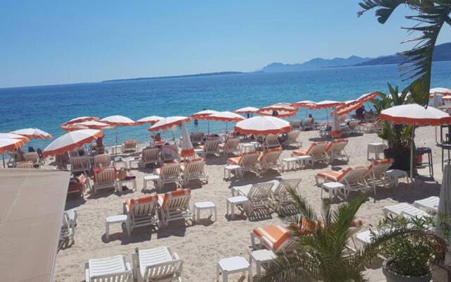 Appartement Juan-les-Pins antibes piscine et mer a 200m
