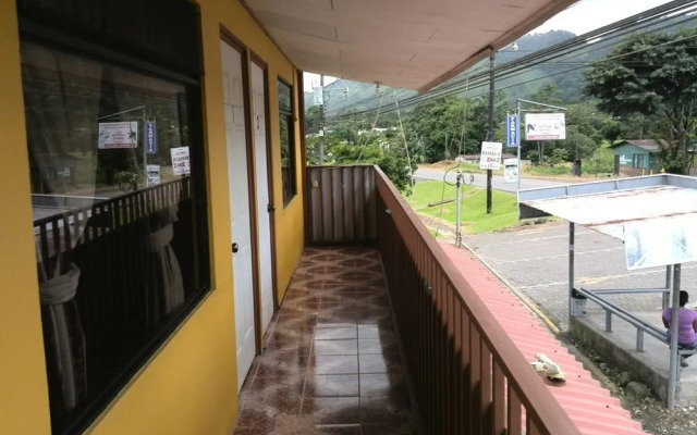 Hotel Los Volcanes Río Celeste