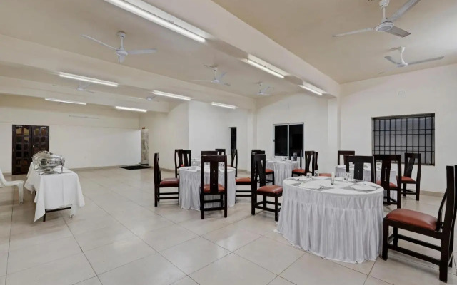 Treebo Aishwarya Grand - 4 km from Promenade Beach