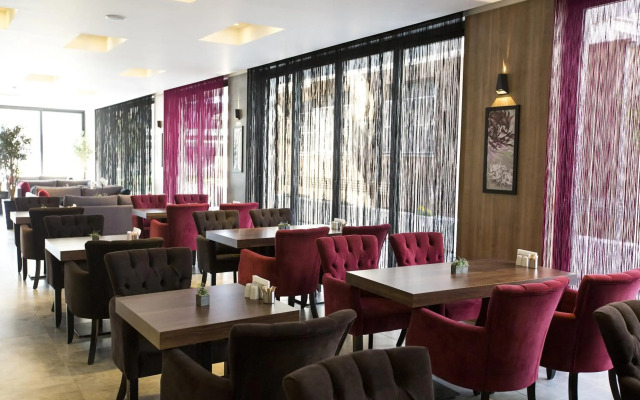 Kalevera Hotel