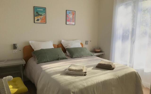 06D - Appartement spacieux avec terrasses, jardin et piscine