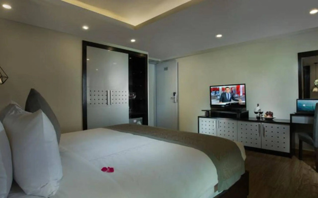 Rising Dragon Palace Hotel