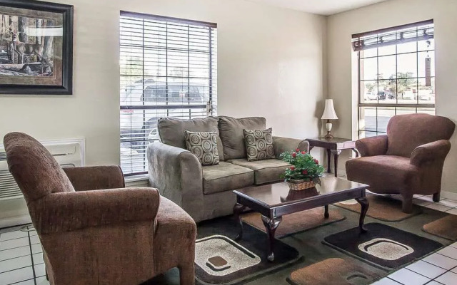 Econo Lodge Brownsville