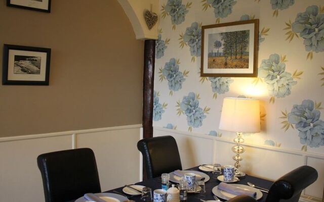 Ballinacourty House