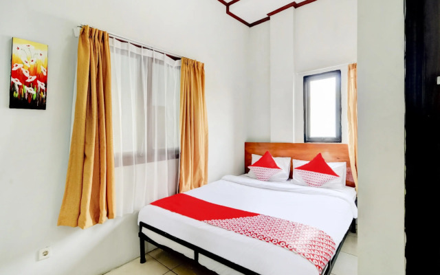 OYO 90048 Teratai Bekasi Guesthouse