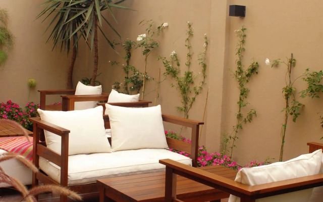 Tayka Hotel
