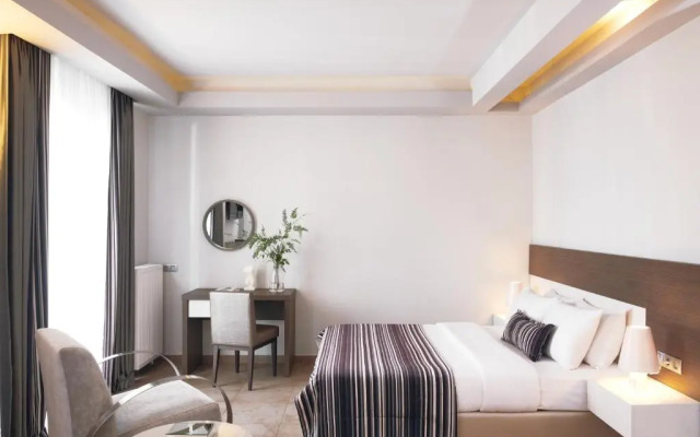 Maison Hotel